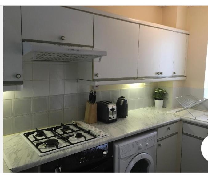 Arma Short 46 - Sleeps 3 - Free Parking & Garden * Bicester