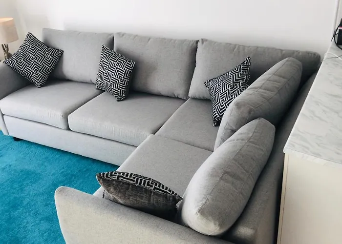 Arma Short Stays 46 Bicester - Sleeps 3 - Free Parking & Garden