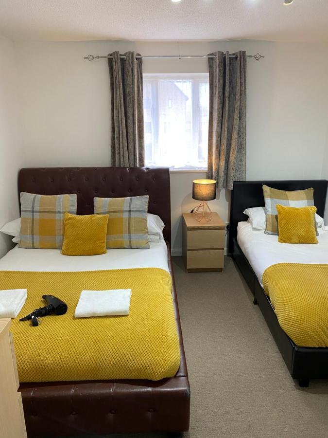Arma Short 46 - Sleeps 3 - Free Parking & Garden Holiday home *